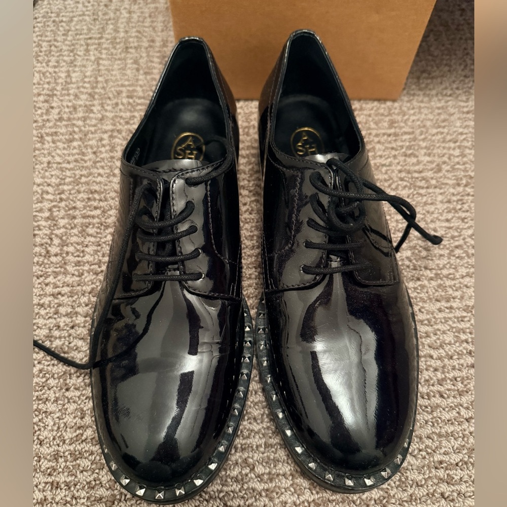 Ash Studded Oxford